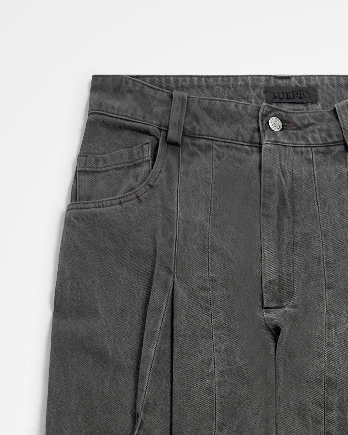 Lueder, AW24 Civilian Cargos Charcoal